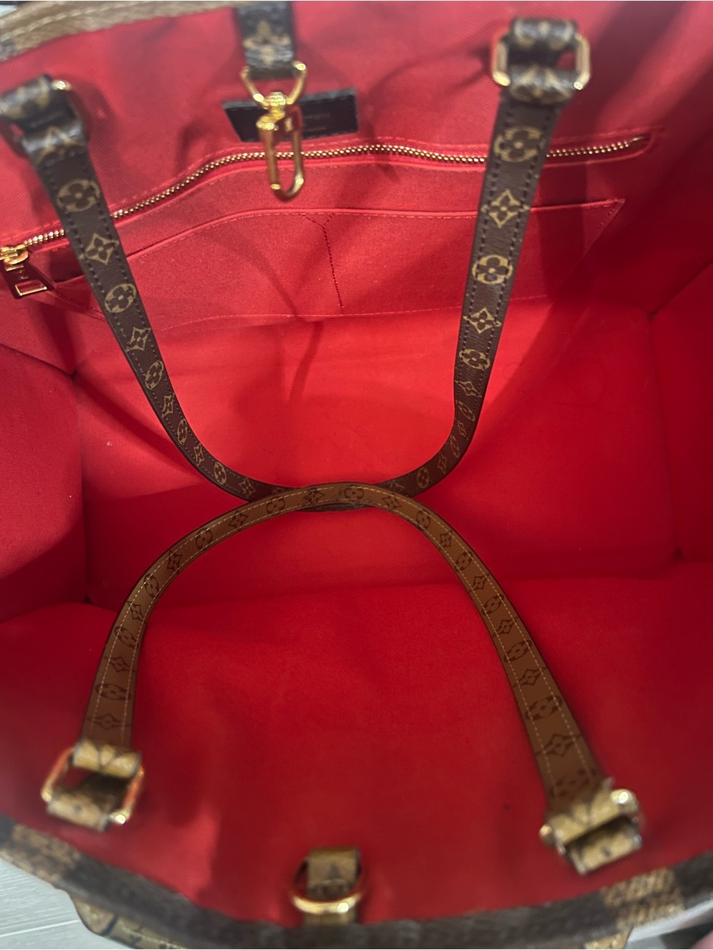Louis Vuitton OnTheGo GM tote - Picture 13 of 16